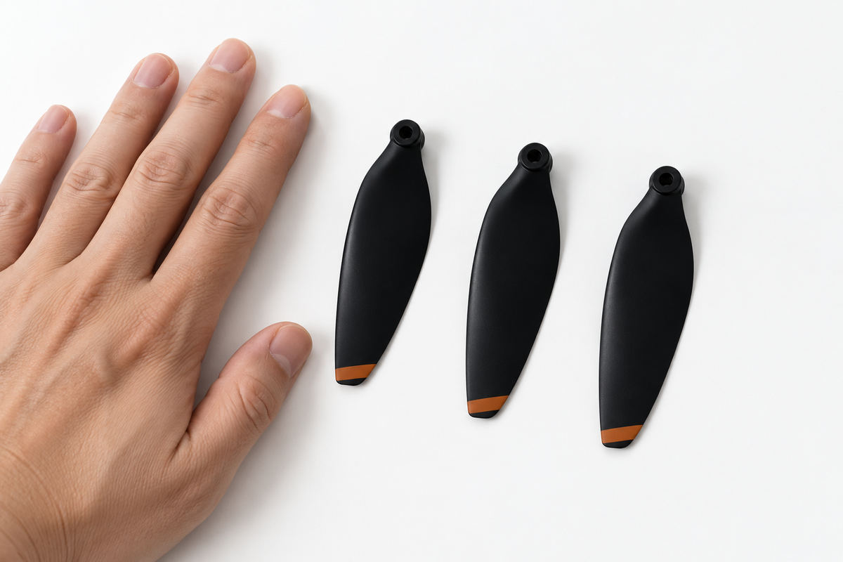 Mini 2 Propeller Set – 8 blades + screws + screwdriver (4726FM) — J-scale-hand.png